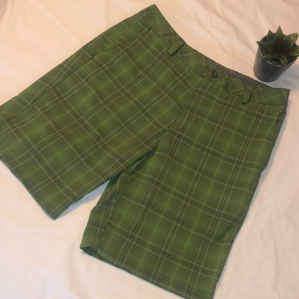 UnderArmour34 PLAID SHORTS 9.5”Inseam Front/Back Pockets EUC - Picture 1 of 3